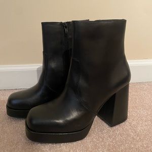 Steve Madden Enzo Black Leather Booties